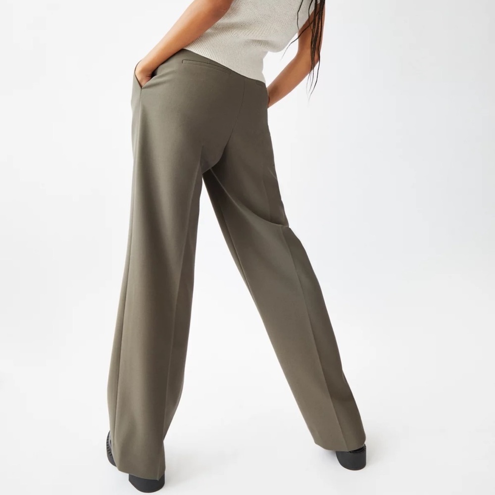 Aritzia Babaton Pleated Pant - Picture 4 of 9